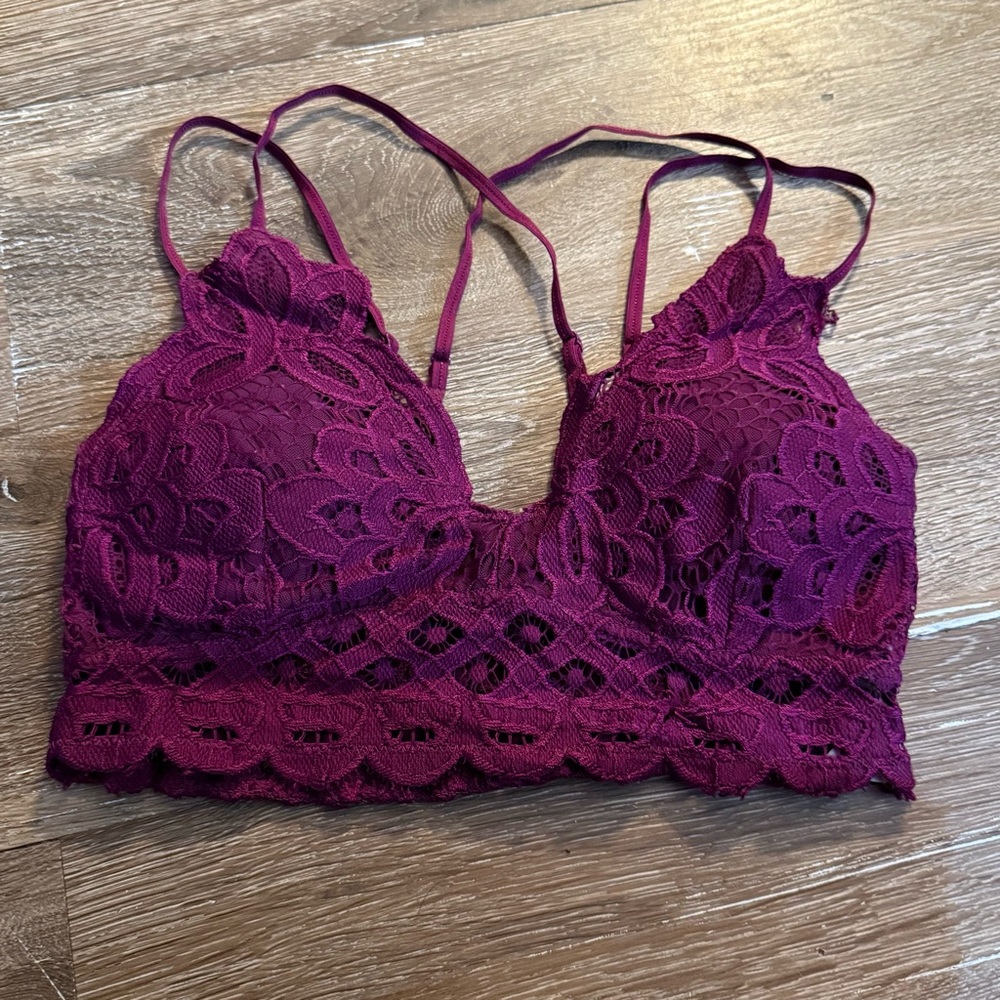 Anemone Lace Bralette in Deep Purple Size Small 
Stretch Padding